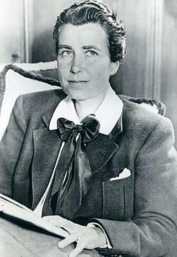 Film director Dorothy Arzner was one of the top directors of 1920s–1940s Hollywood.