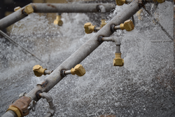 A non-pressurized cooling system