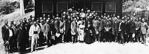 Slipher, sixth from left, at the 1910 Fourth Conference International Union for Cooperation in Solar Research at Mount Wilson Observatory in California