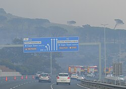 Smoke over City Bowl in Cape Town as fire trucks respond