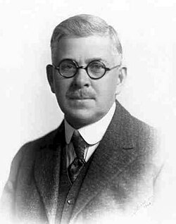 Ransom E. Olds founded Olds Motor Vehicle Company (Oldsmobile) in 1897.