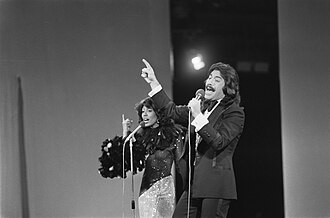 Performing in 1974 alongside Telma Hopkins