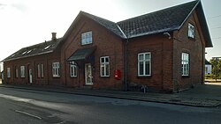 Street facade of the station building.