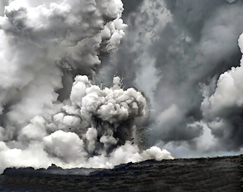 Littoral explosion at Waikupanaha ocean entry at the big island of Hawaii was caused by the lava entering the ocean