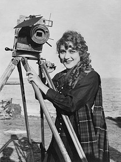 Mary Pickford, 1916