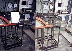 Sample holder for DIN4102 flammability class B1 vertical shaft furnace