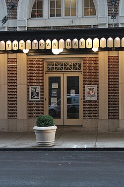 Houston gave her first public non-church performance at Manhattan's Town Hall as a teenager.
