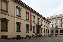 The Biblioteca Ambrosiana and Pinacoteca Ambrosiana are among the city's most important libraries and art galleries, with a large collection of historic books, manuscripts, sketches and paintings from the Renaissance.