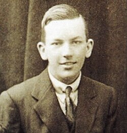 Coward in his early teens (ca. 1914)