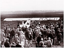 Crowd assembled at Roosevelt Field to witness Lindbergh's departure
