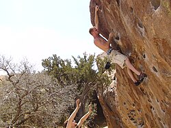 Bouldering on North Mountain at Hueco Tanks