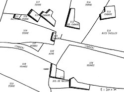 “Les Savournins Bas“ in the Napoleonic land register. Only the designations “cabane“, “sol de cabane“,“sol de maison“ are used, the word “borie“ is nowhere to be found. Although the buildings appear sketchily drawn, their outlines show that they were fewer than in the present-day configuration.