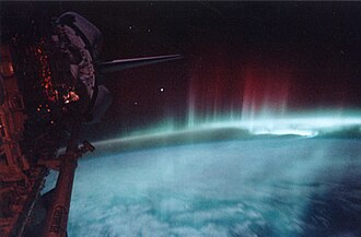 Aurora australis and Discovery, May 1991