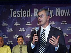 Cellucci at a 2008 campaign event for Presidential candidate Rudy Giuliani