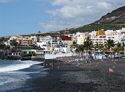 Black sand beach in Puerto Naos