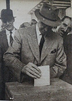 Juan Antonio Ríos voting in the 1942 election, where he was elected as President