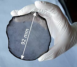 Free-standing single-crystal CVD diamond disc