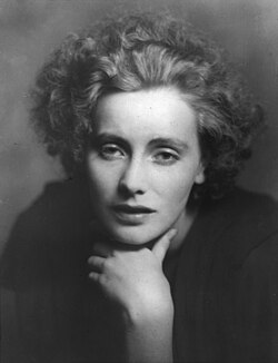 Portrait photograph of Greta Garbo, 1925