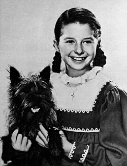 Sister Virginia Weidler, with Terry, who played "Toto" inThe Wizard of Oz (1939)