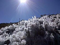 Frost in the highest town in Venezuela, Apartaderos: Because of its location in an alpine tundra ecosystem called páramo, a daily freeze-and-thaw cycle, sometimes described as "summer every day and winter every night", exists.