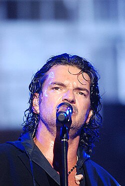 Ricardo Arjona, a singer with a long career. His music is well known in Latin America.