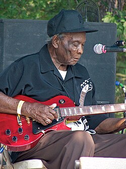 Edwards in performance, Somerset, Kentucky, July 19, 2008