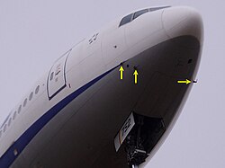 Location of pitot tubes on a Boeing 777