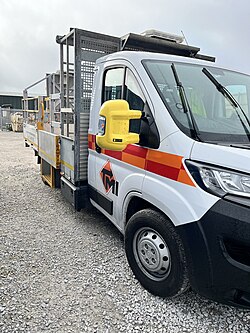 Specialised vehicle designed for traffic management installation
