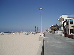 The Strand in Hermosa Beach, looking north