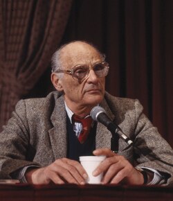 Miller at the 1986 PEN Congress