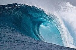 Plunging breaker