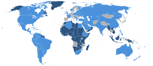 The UN in 1945: founding members in light blue, protectorates and territories of the founding members in dark blue (Some nations' land would be different from now.)