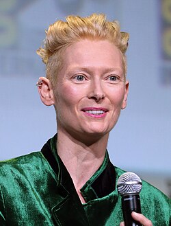 Swinton at the 2016 San Diego Comic-Con