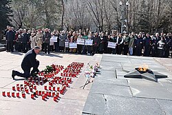 Commemoration of the dead near the memorial to Soviet soldiers in the center of Volgograd