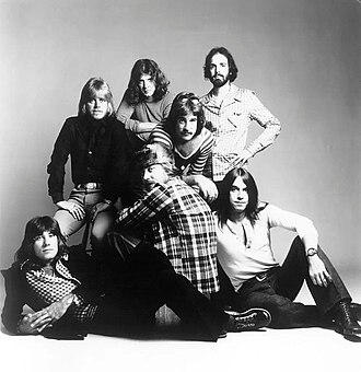 Chicago circa 1975 (left to right, front: Lamm, Kath, Parazaider; back: Cetera, Loughnane, Pankow, Seraphine)