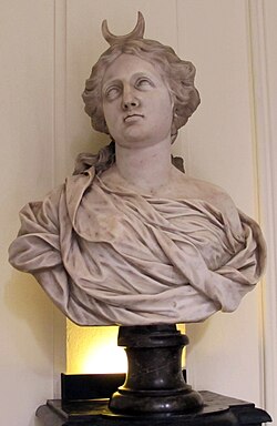 Bust of Selene, in the courtyard of Palazzo Gerini.