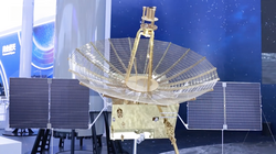 Queqiao-2 mockup model