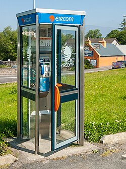 Telefone booth in Ireland 2007