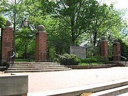 The entrance to the College Green