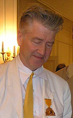 Lynch dedicating his book Catching the Big Fish in Paris on the occasion of his World Tour in 2007.