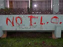 Anti-CAFTA graffiti in San José, Costa Rica