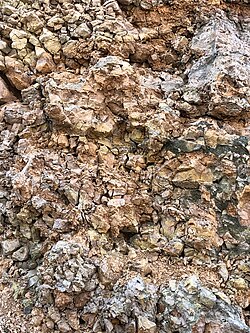 Wall of clinker in a roadcut