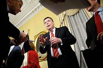 Prime Minister of Iceland Geir H. Haarde speaks with reporters on 27 October 2008.