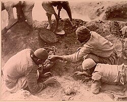 Excavations at Oxyrhynchus 1, c. 1903.