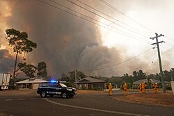 Large out-of-control bushfire approaches the New South Wales township of Yanderra