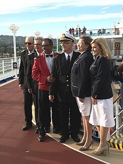 The cast members in costume, 2015; l–r: Kopell, Grandy, Lange, MacLeod, Tewes & Whelan