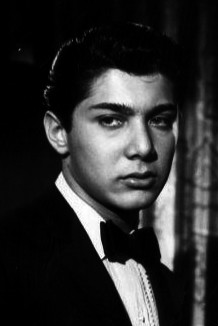 Anka in a cameo role for the crime drama television show Dan Raven, 1960