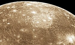Callisto's Valhalla impact crater in enhanced color as seen by Voyager