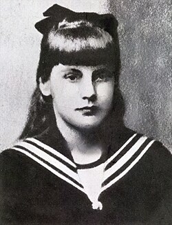 Ten-year-old Garbo in 1915