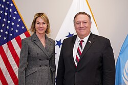 Craft with US Secretary of State Mike Pompeo in 2020